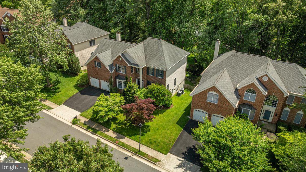 FAIR OAKS CHASE - Residential
