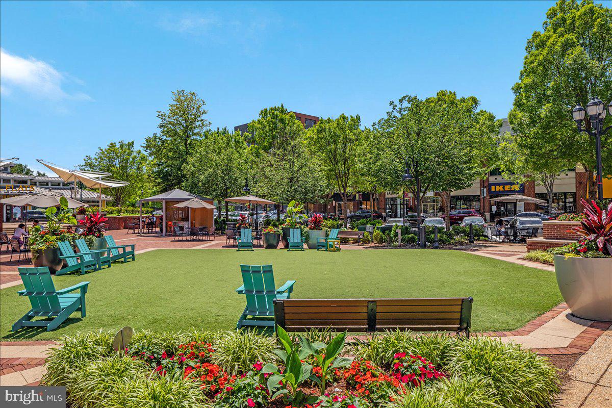 FAIR OAKS CHASE - Residential
