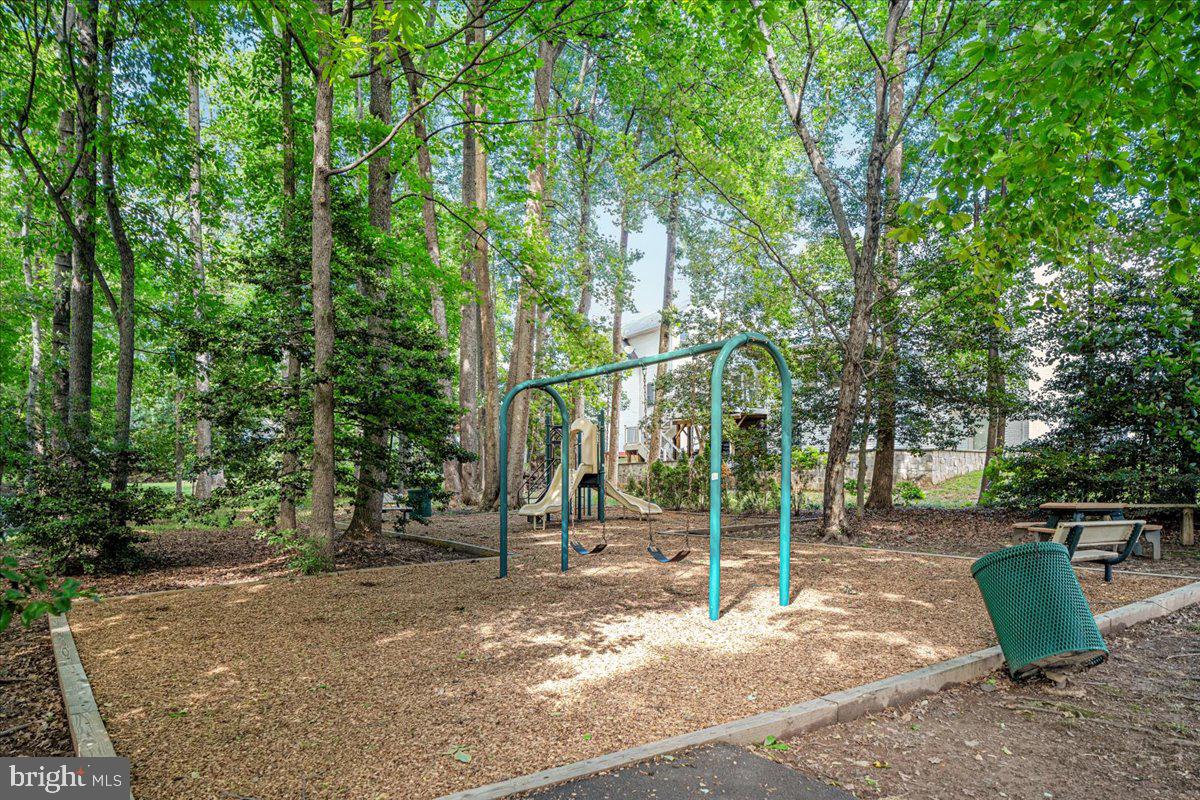 FAIR OAKS CHASE - Residential