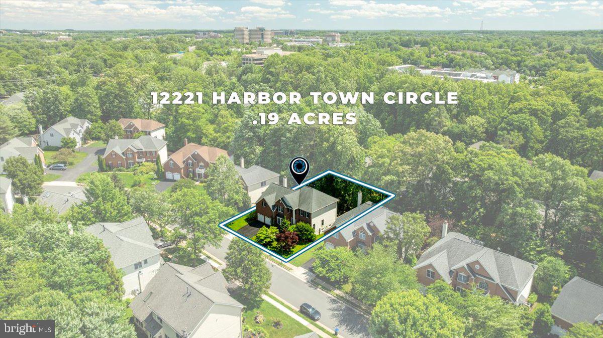 FAIR OAKS CHASE - Residential