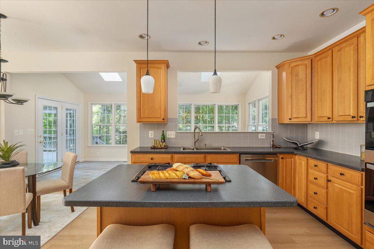 FAIR OAKS CHASE - Residential
