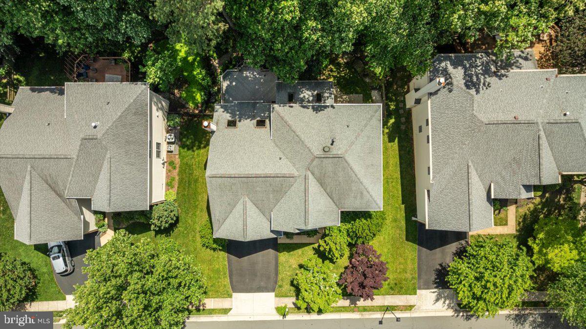 FAIR OAKS CHASE - Residential