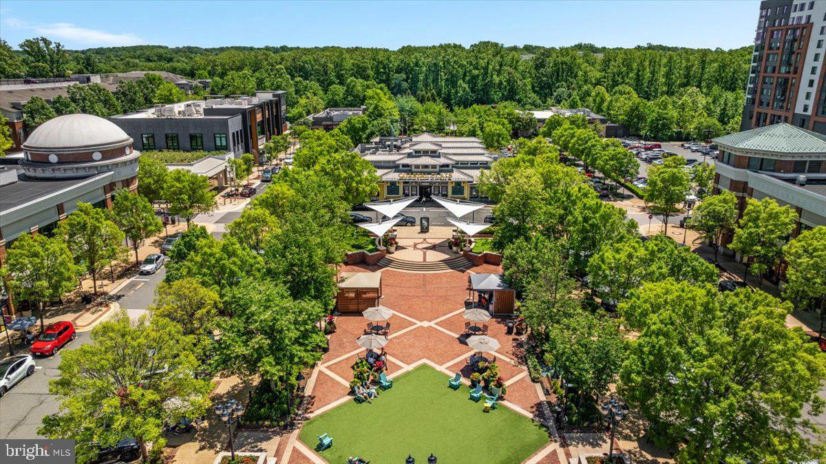 FAIR OAKS CHASE - Residential