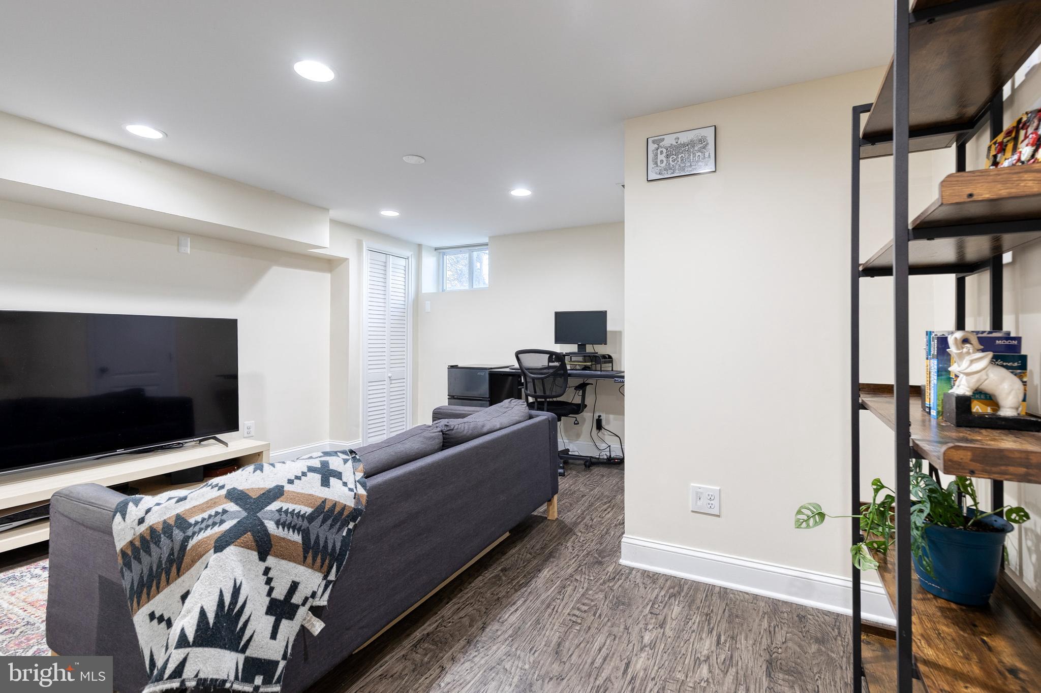 MEDFIELD - Residential