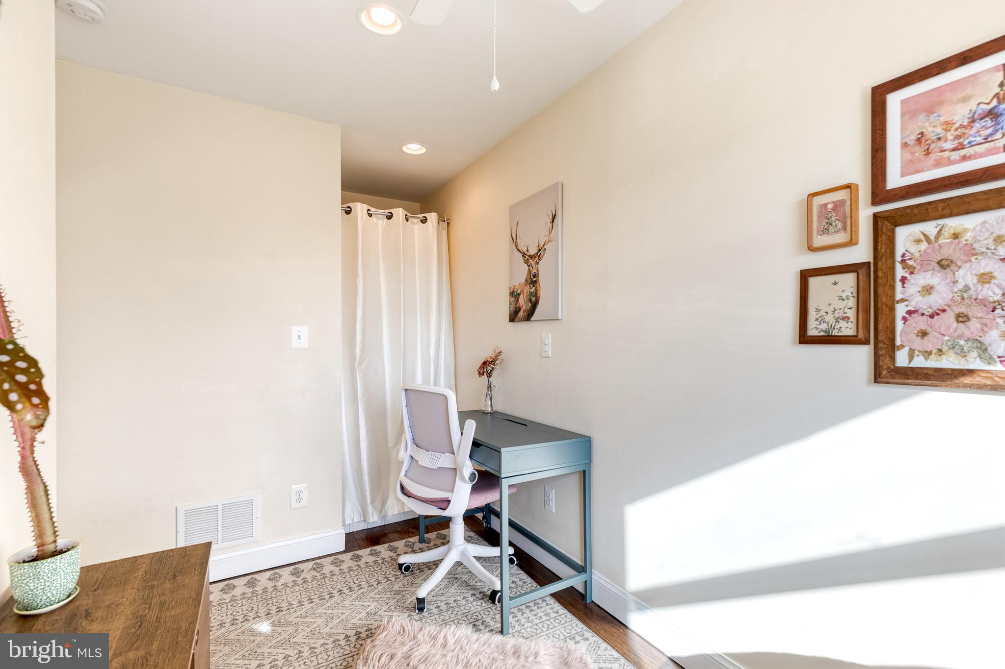 MEDFIELD - Residential