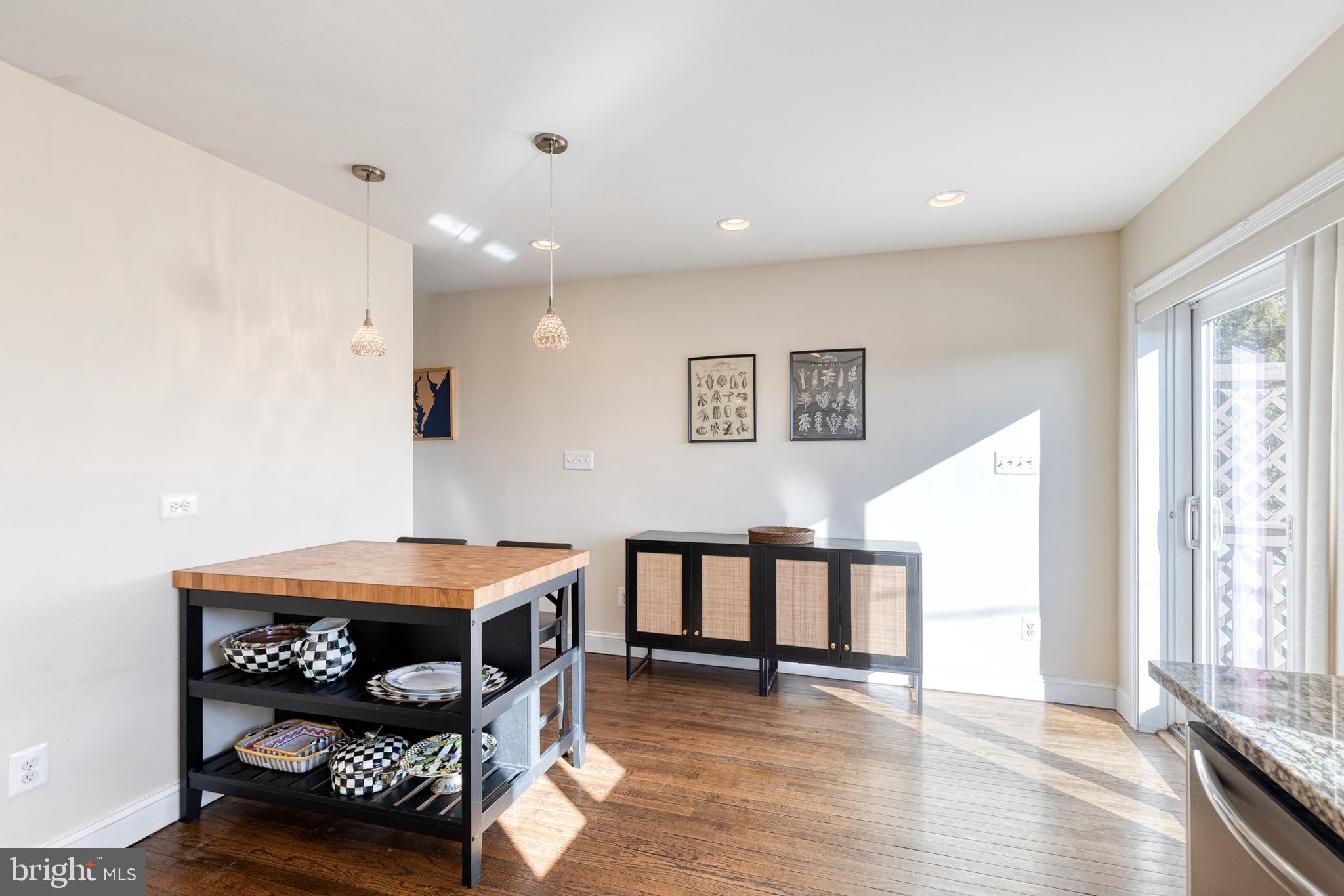 MEDFIELD - Residential