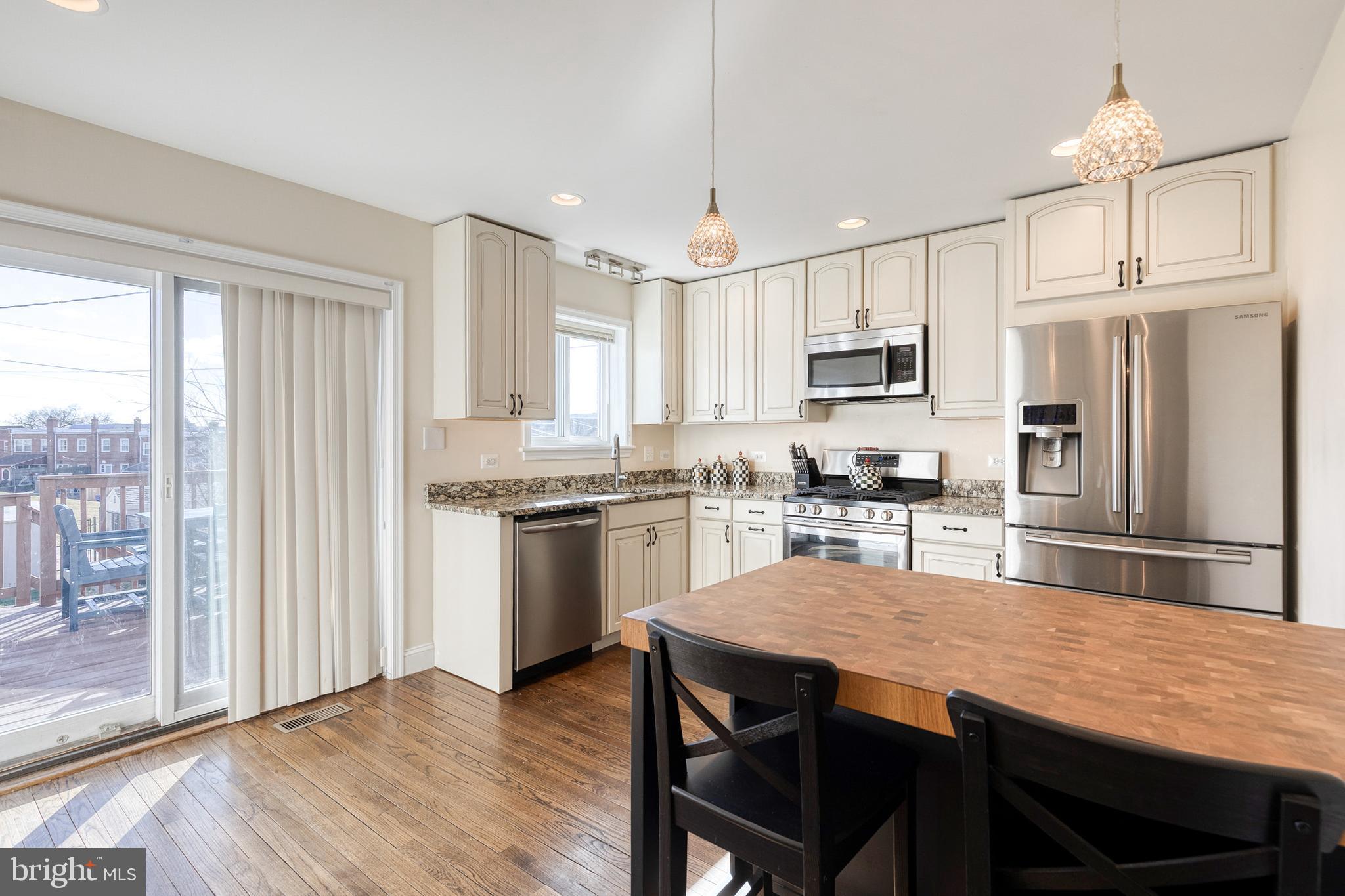 MEDFIELD - Residential