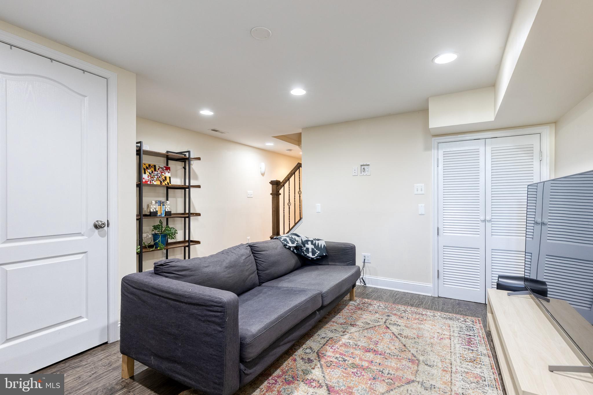 MEDFIELD - Residential