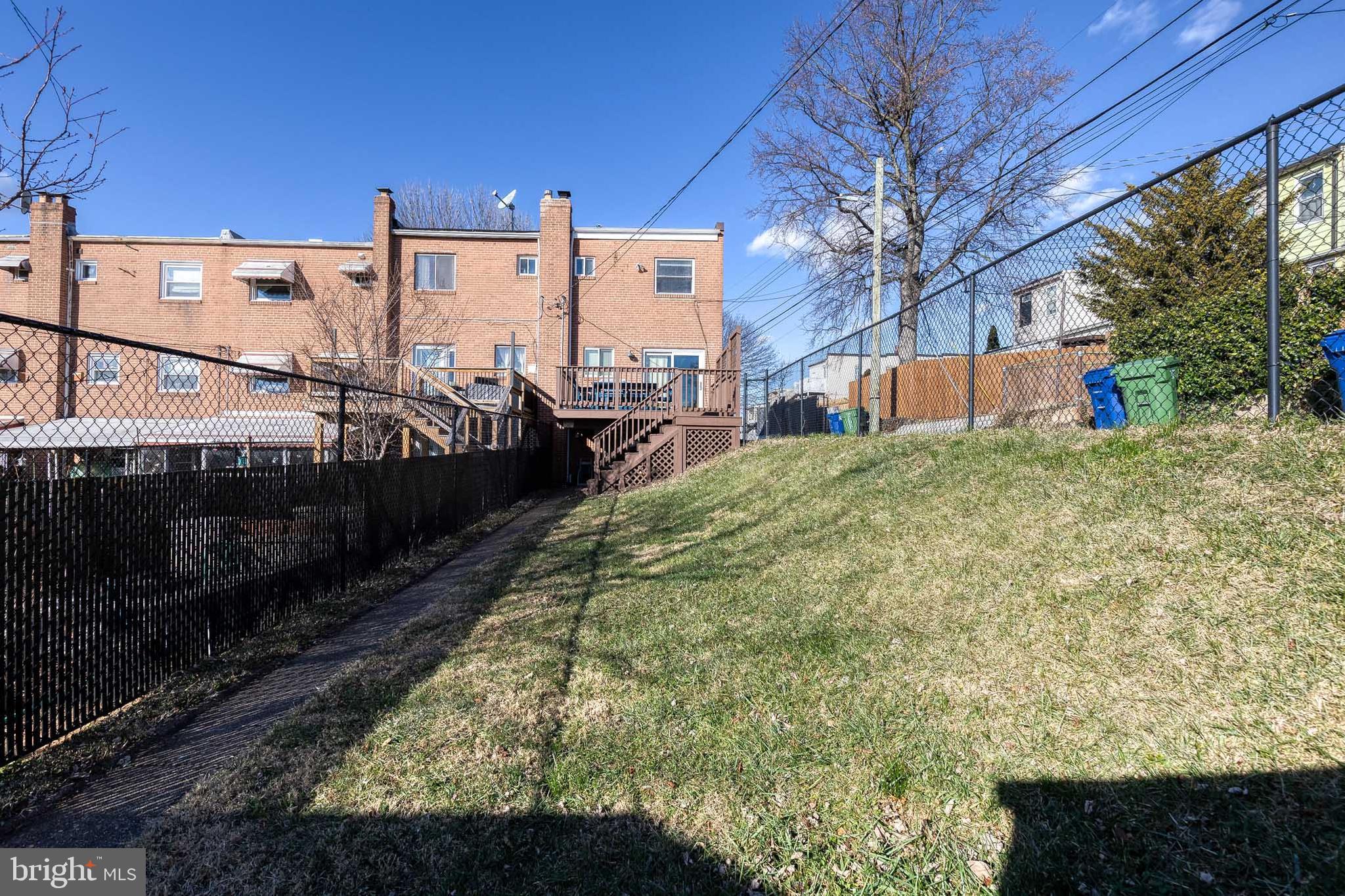 MEDFIELD - Residential