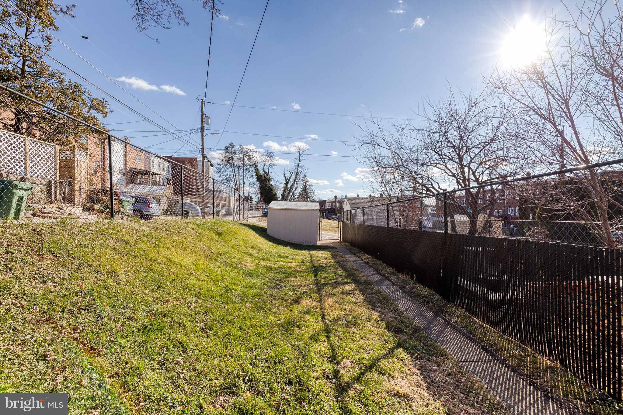 MEDFIELD - Residential