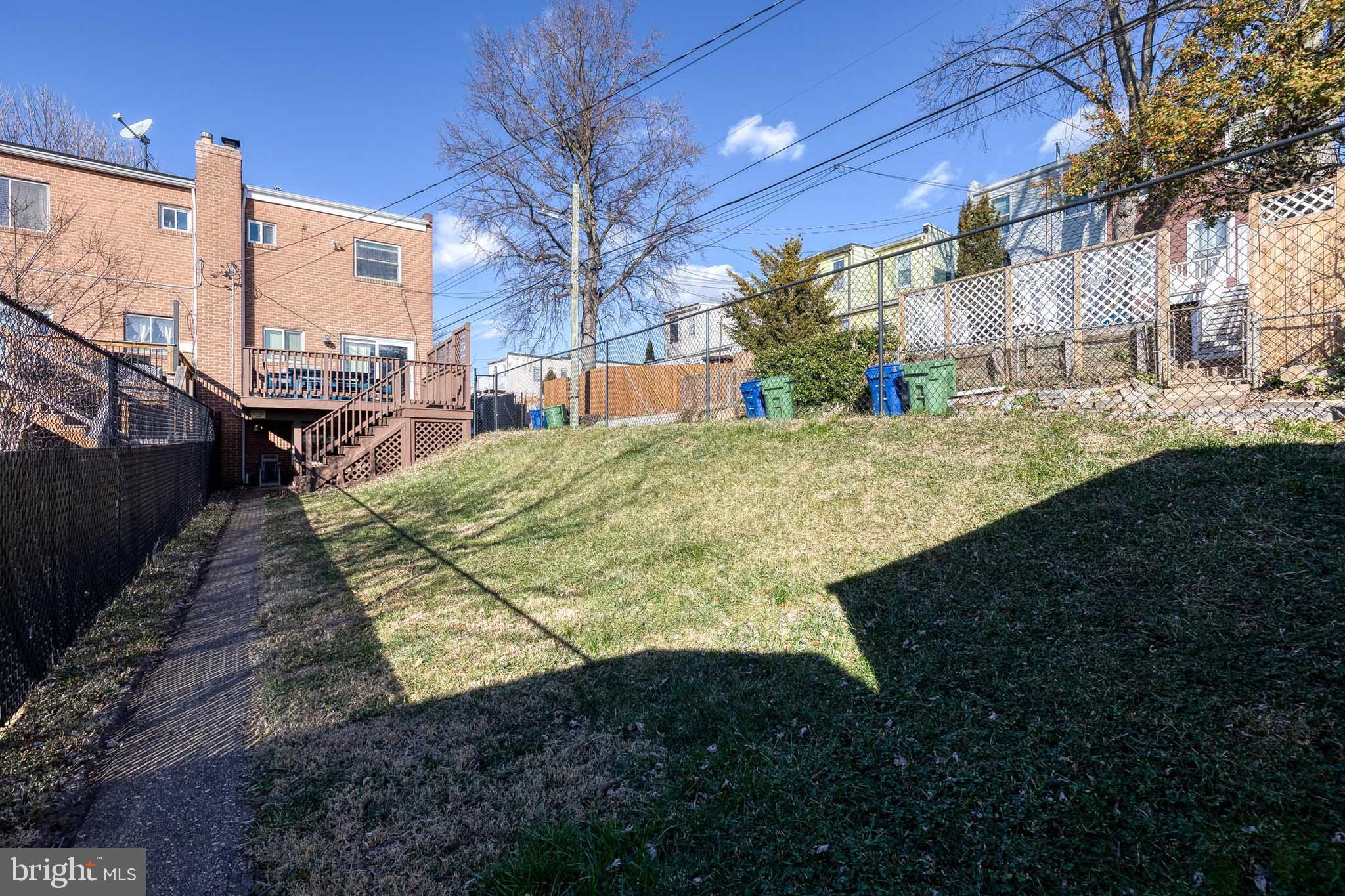 MEDFIELD - Residential