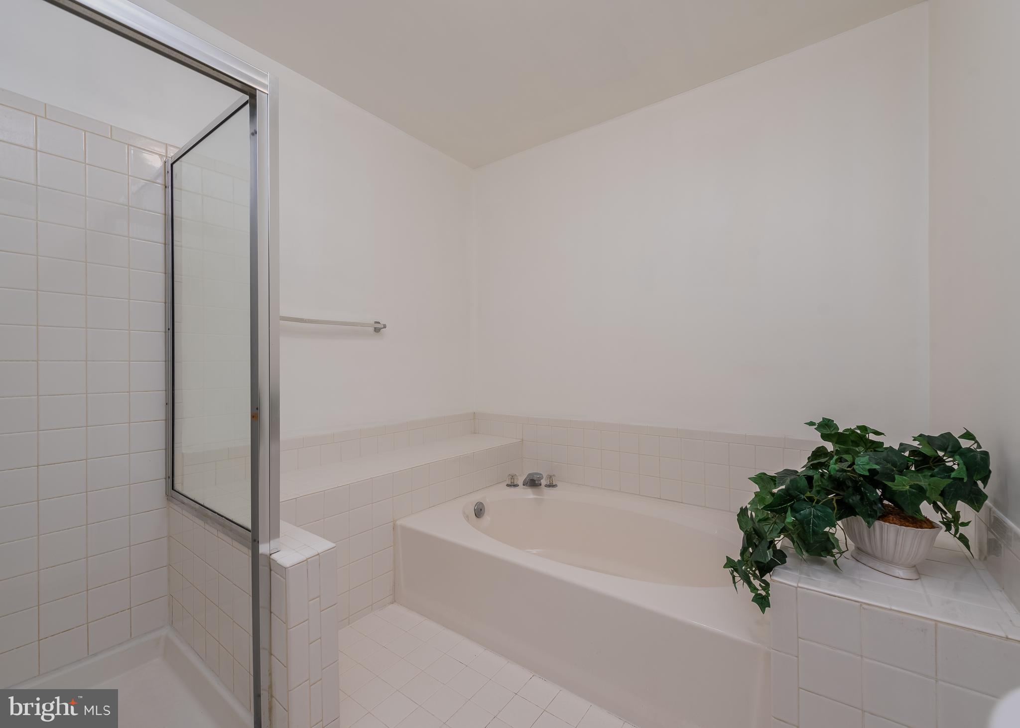 LONG REACH - Residential