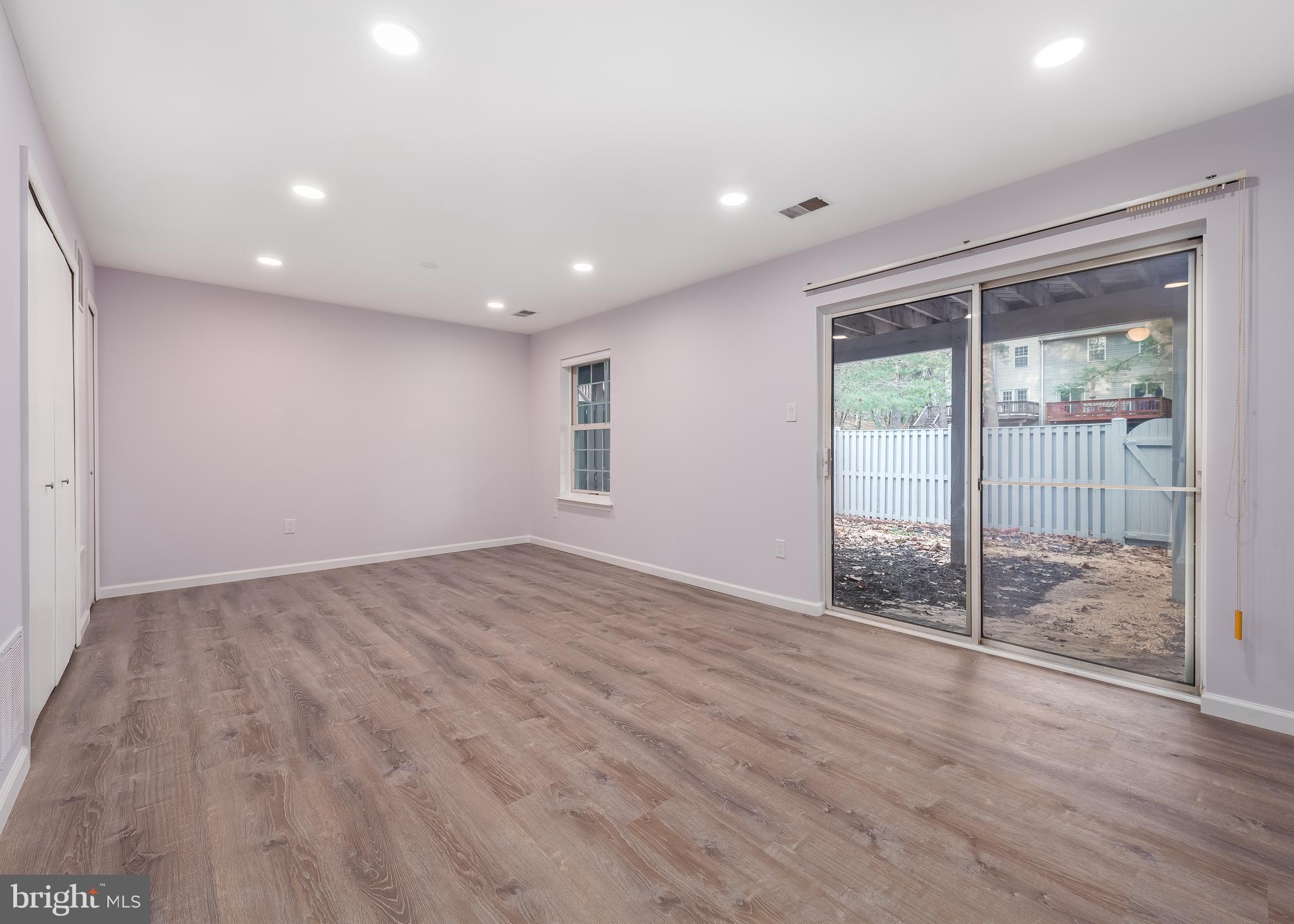 LONG REACH - Residential