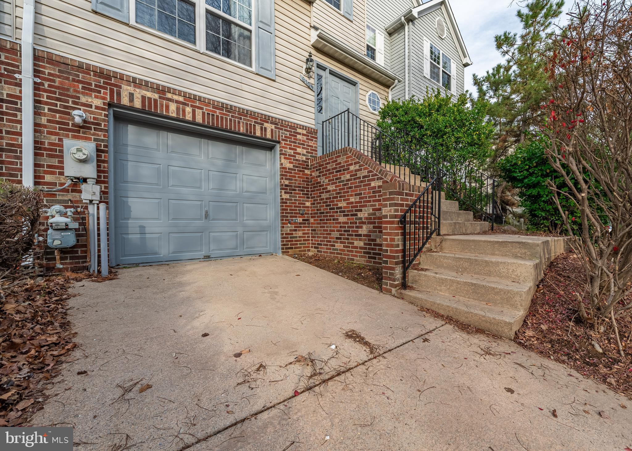 LONG REACH - Residential