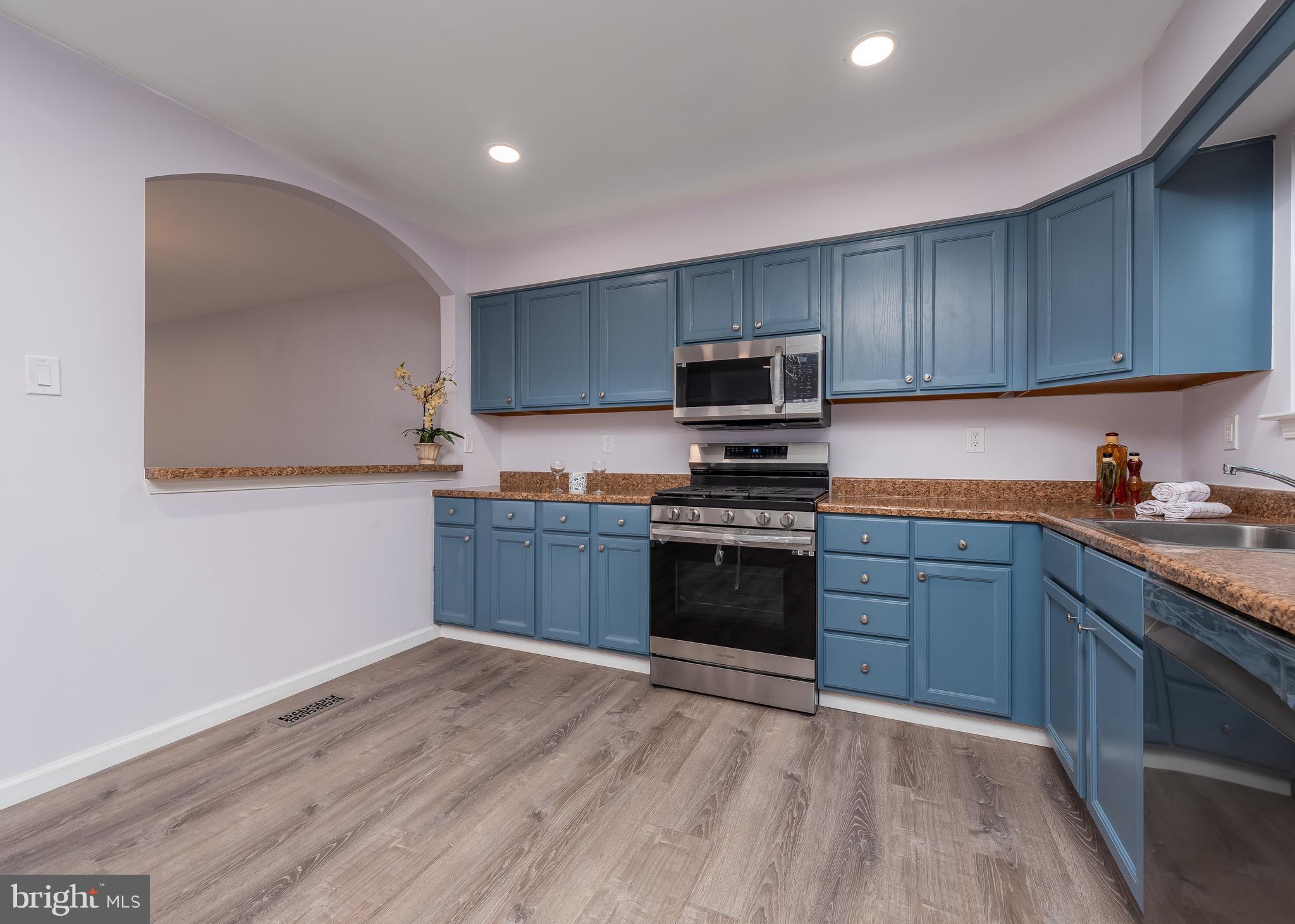 LONG REACH - Residential