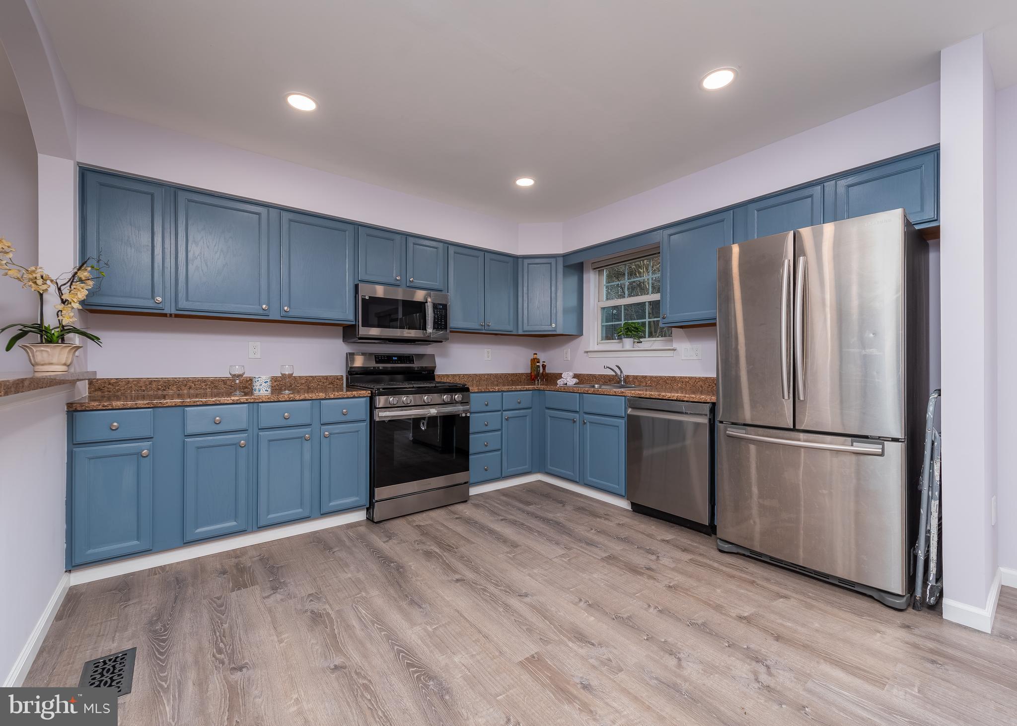 LONG REACH - Residential