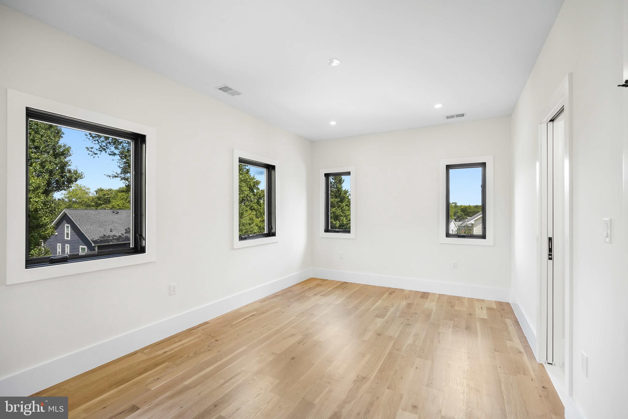 BEL AIR - Residential