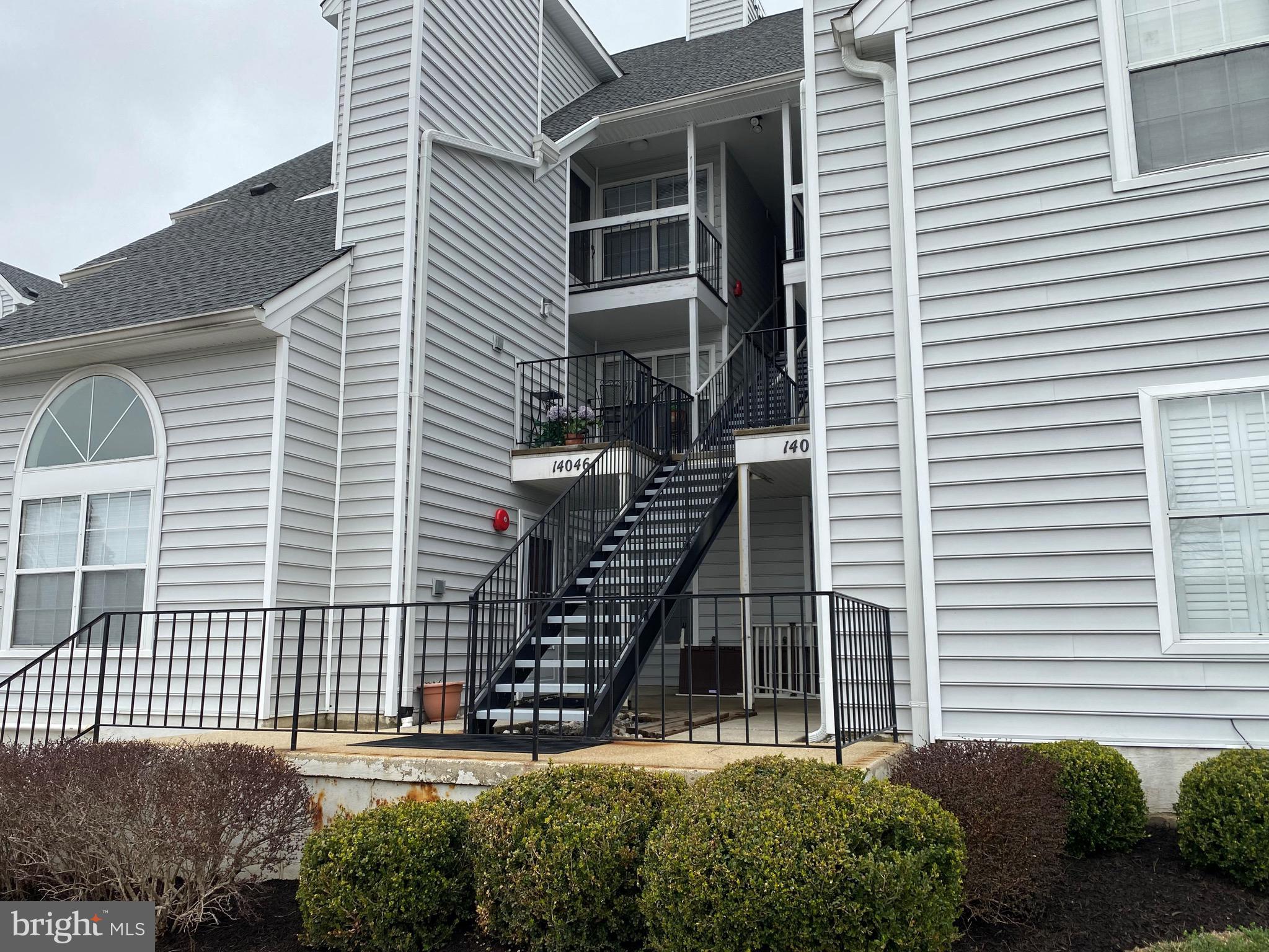 THE VISTAS - Residential Lease