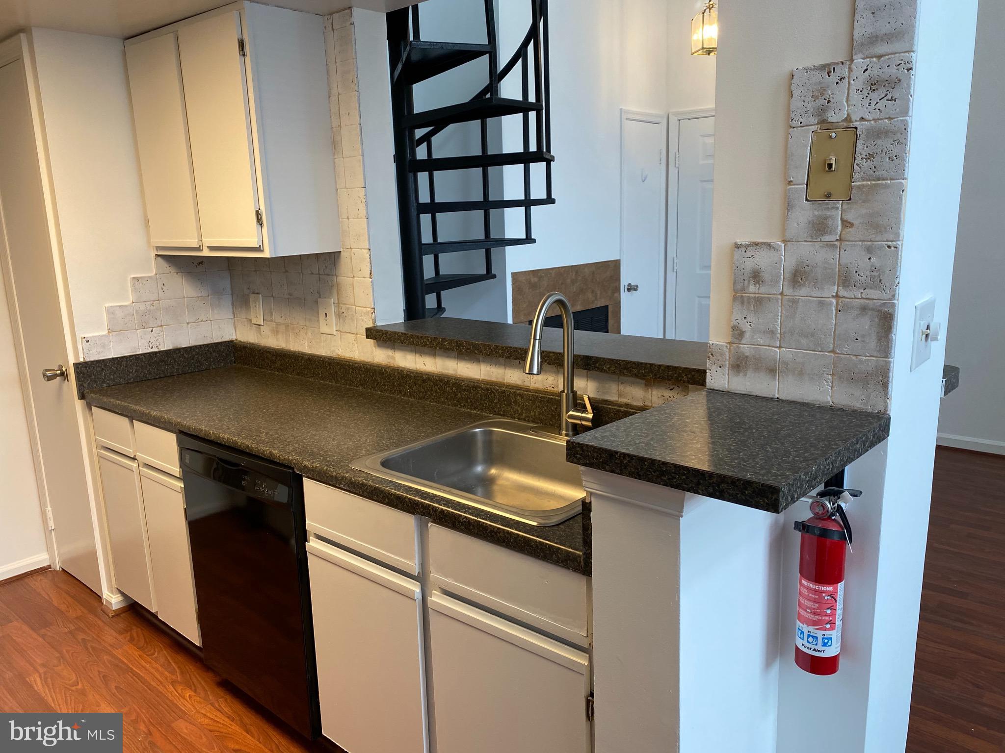 THE VISTAS - Residential Lease