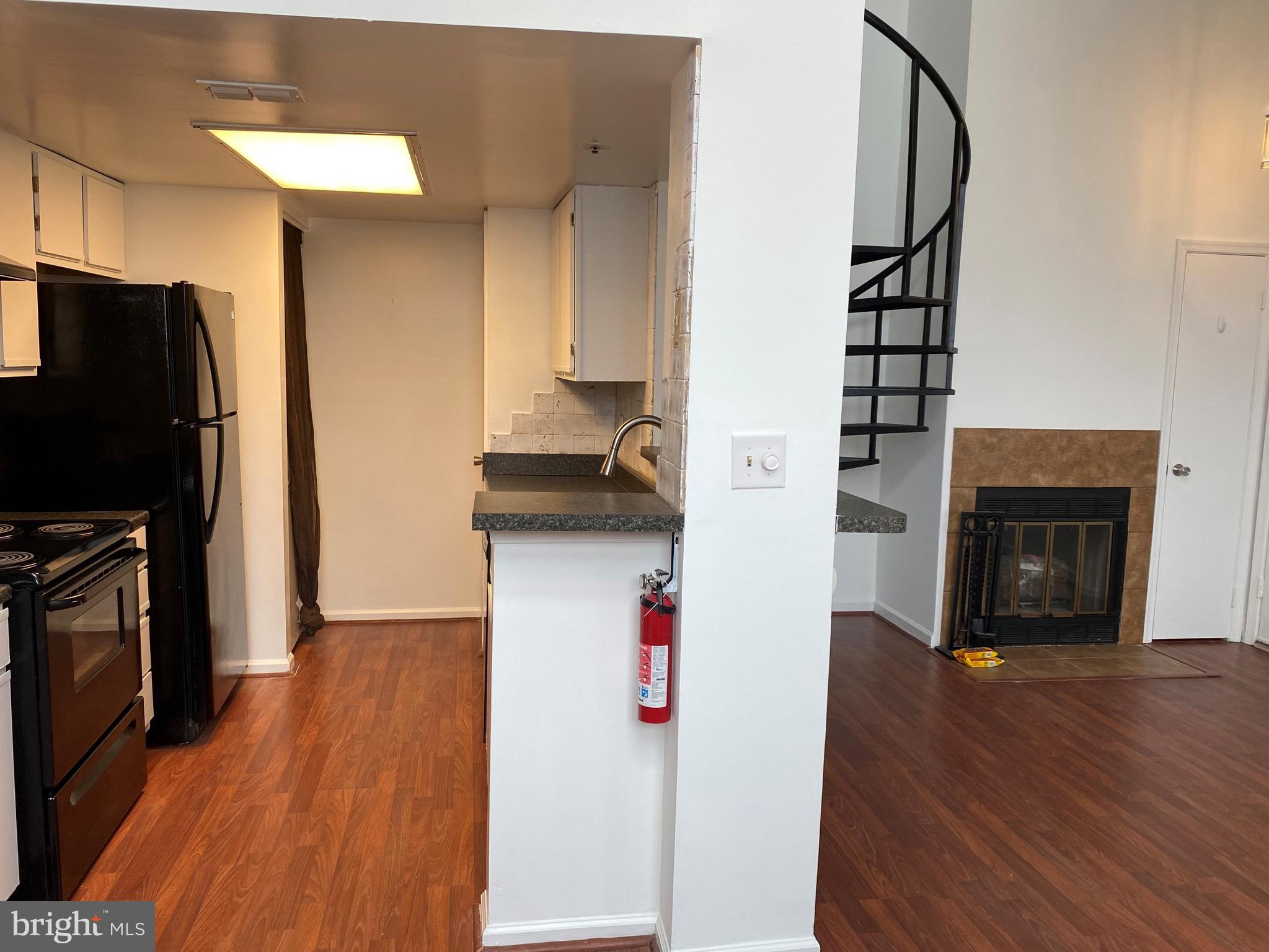 THE VISTAS - Residential Lease