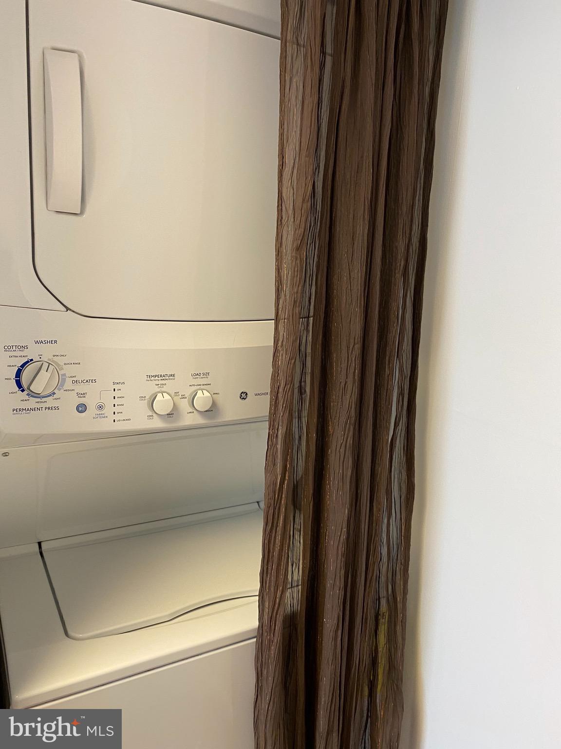 THE VISTAS - Residential Lease