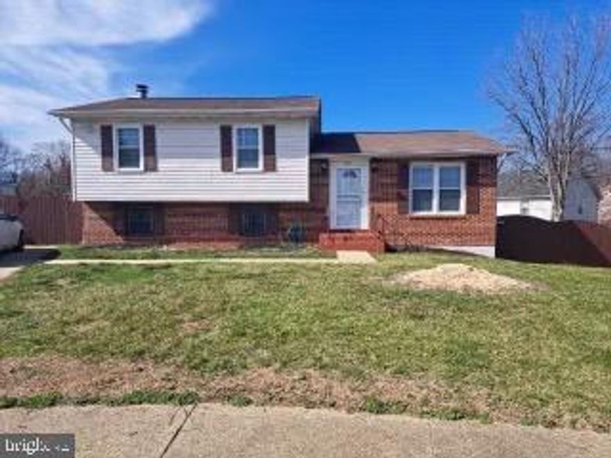 Gorgeous spacious 5 bedroom, 2.5 bathroom split level home with fireplace in a spacious family room, hardwood floors throughout the home, stainless steel appliances, high capacity washer and dryer in a separate laundry room, and large backyard! Minimum credit score of 670 and above, Income requirement is 3 times the rent. Vouchers are excepted as well however the income requirement has to be a minimum of 3 times the rent, including your voucher. Rent Spree Link: https://apply.link/3Uthx53