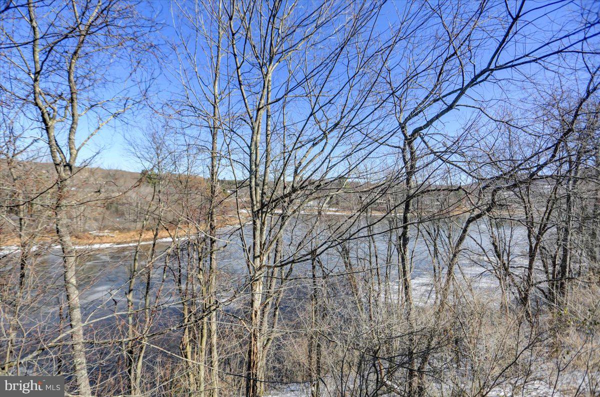 DEEP CREEK VILLAGE - Residential