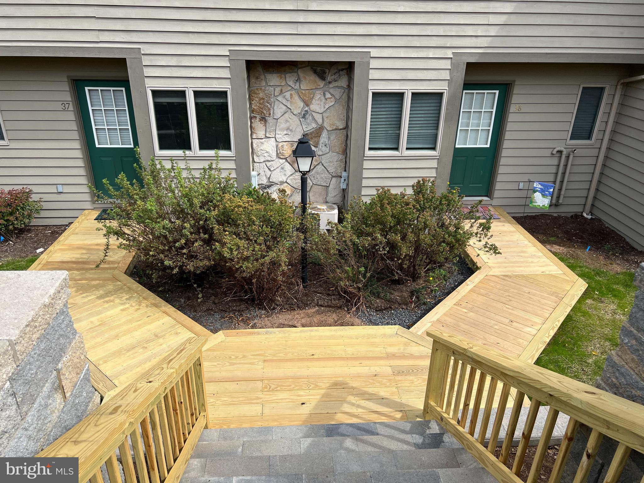 DEEP CREEK VILLAGE - Residential