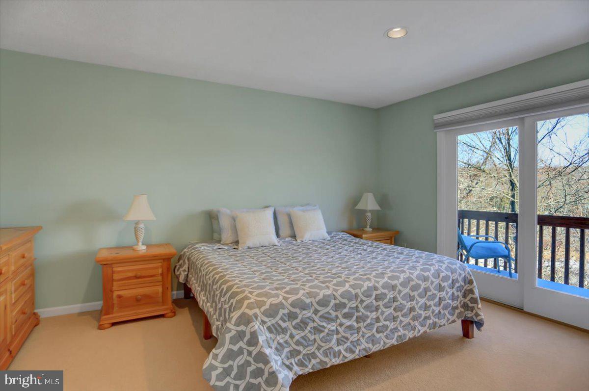 DEEP CREEK VILLAGE - Residential