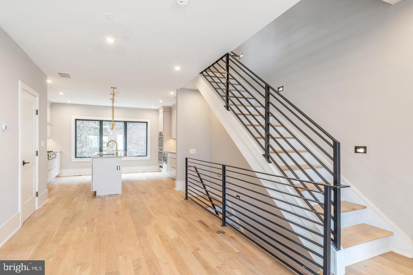 PASSYUNK SQUARE - Residential