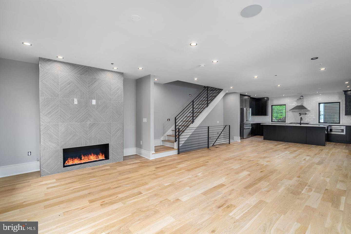 PASSYUNK SQUARE - Residential