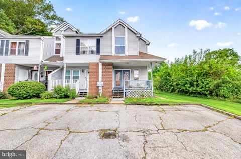 Townhouse For Sale - 2 Kathy Court<br/> NEW CASTLE, DE 19720