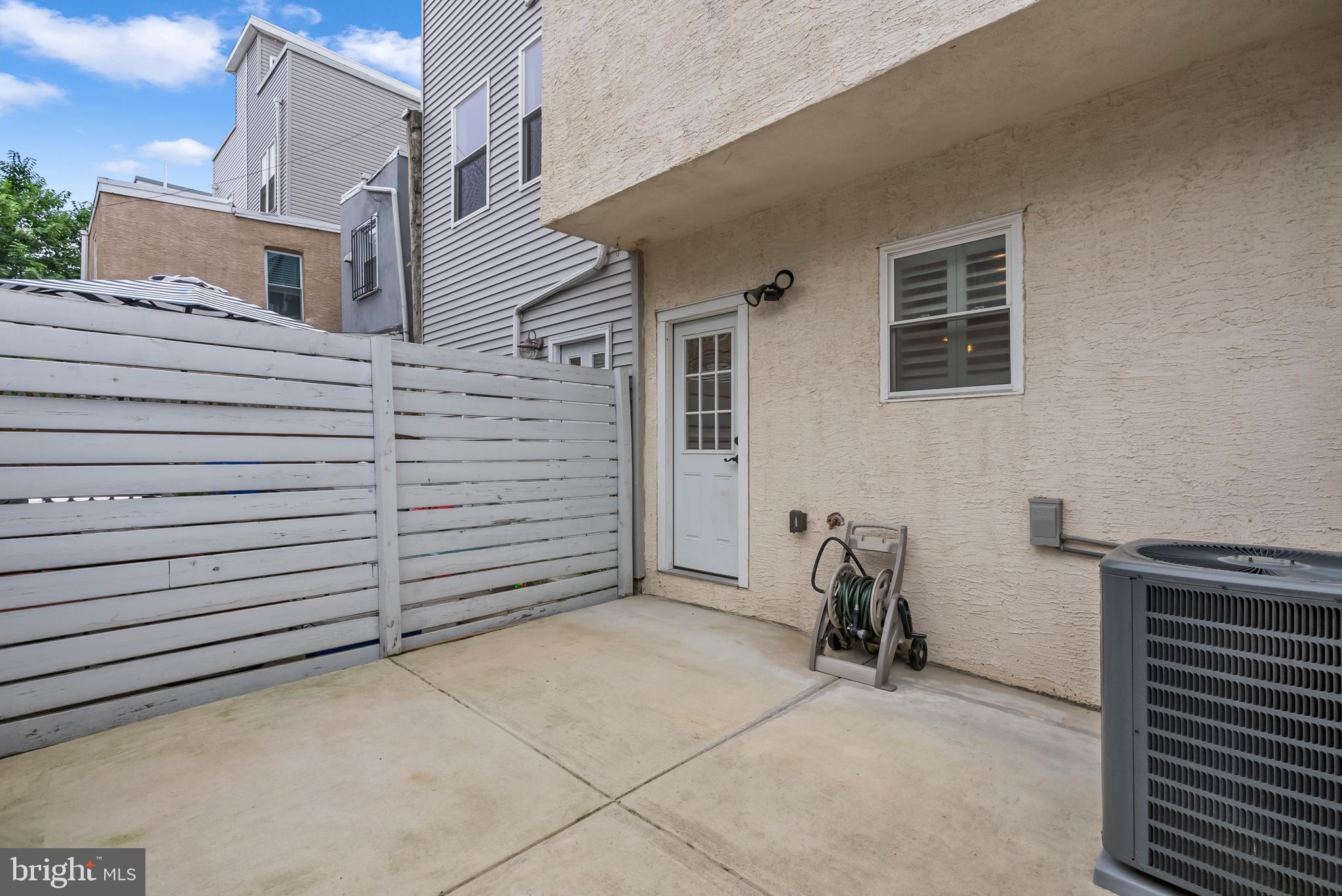 POINT BREEZE - Residential