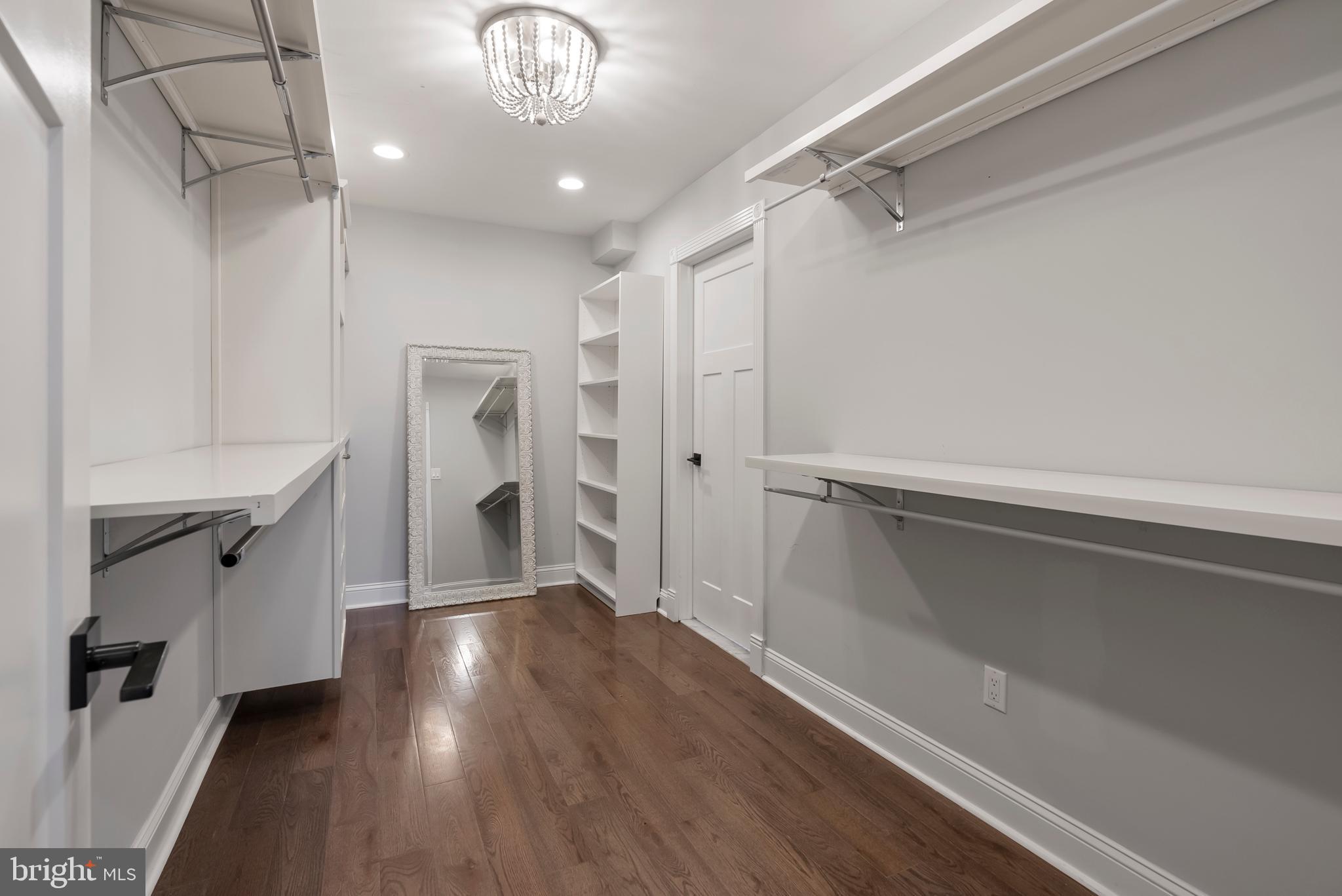 POINT BREEZE - Residential