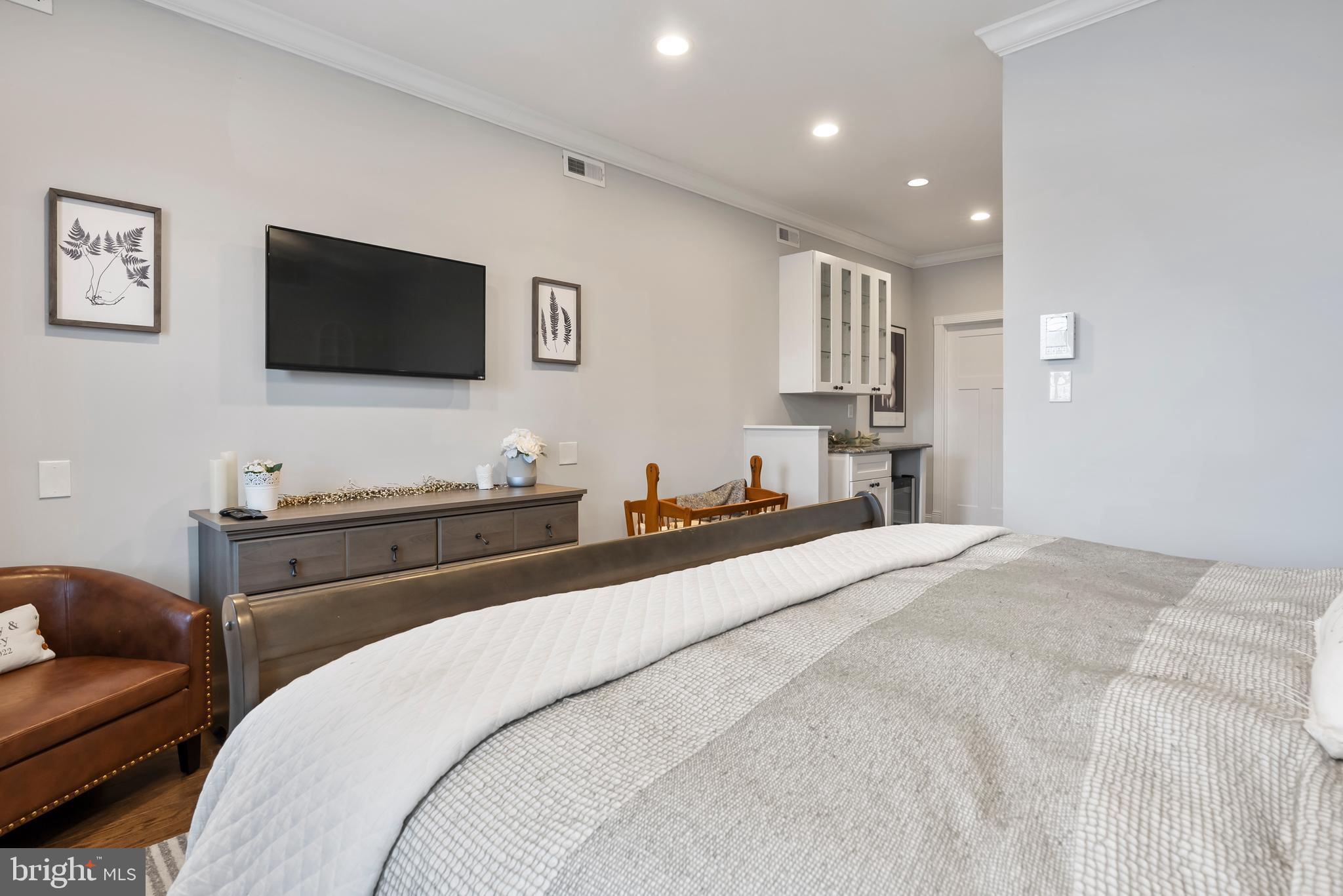 POINT BREEZE - Residential