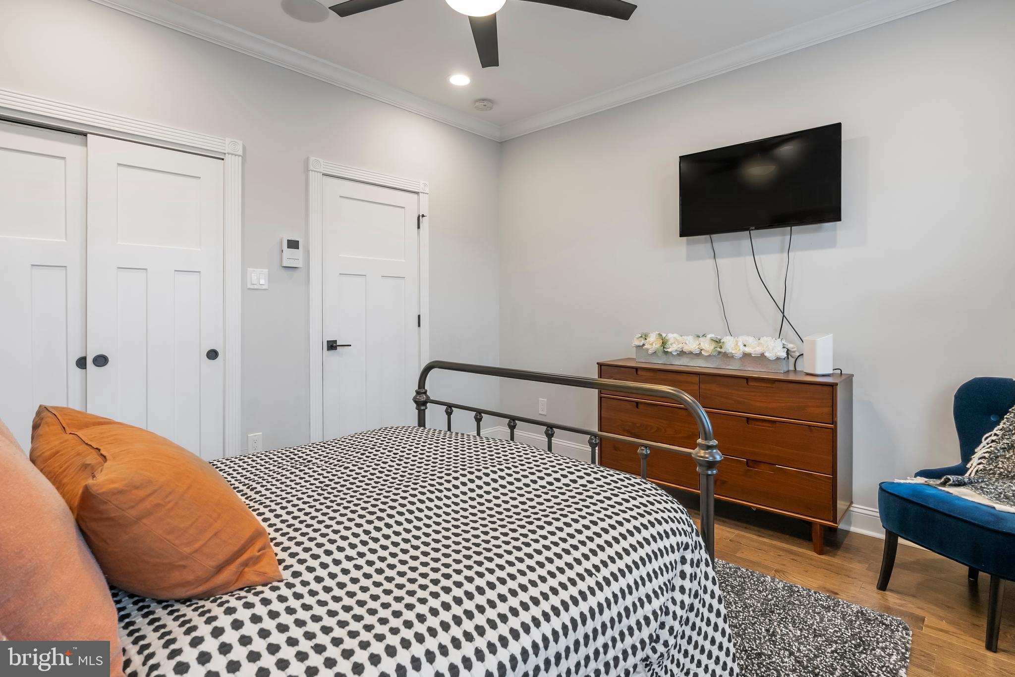 POINT BREEZE - Residential