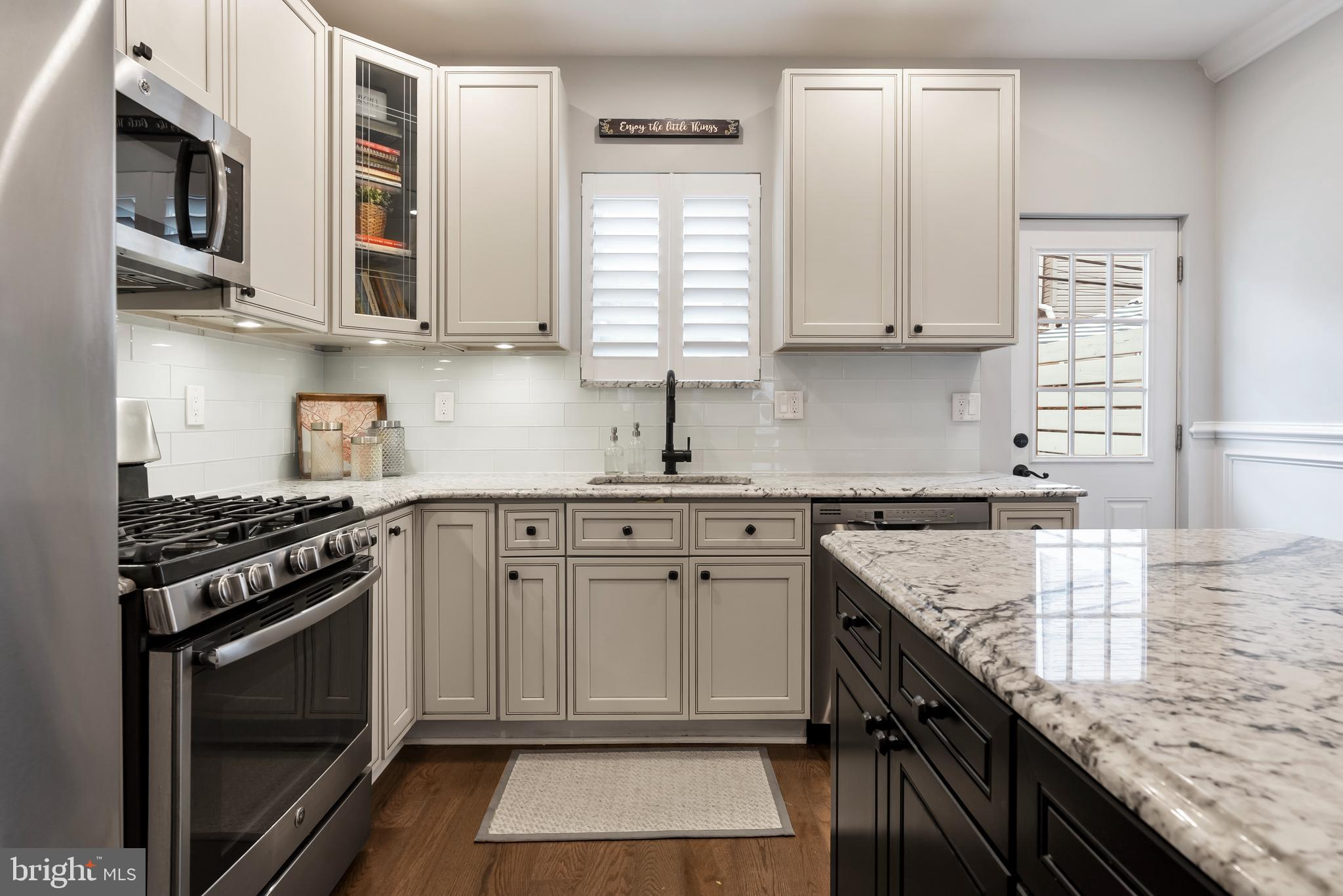 POINT BREEZE - Residential