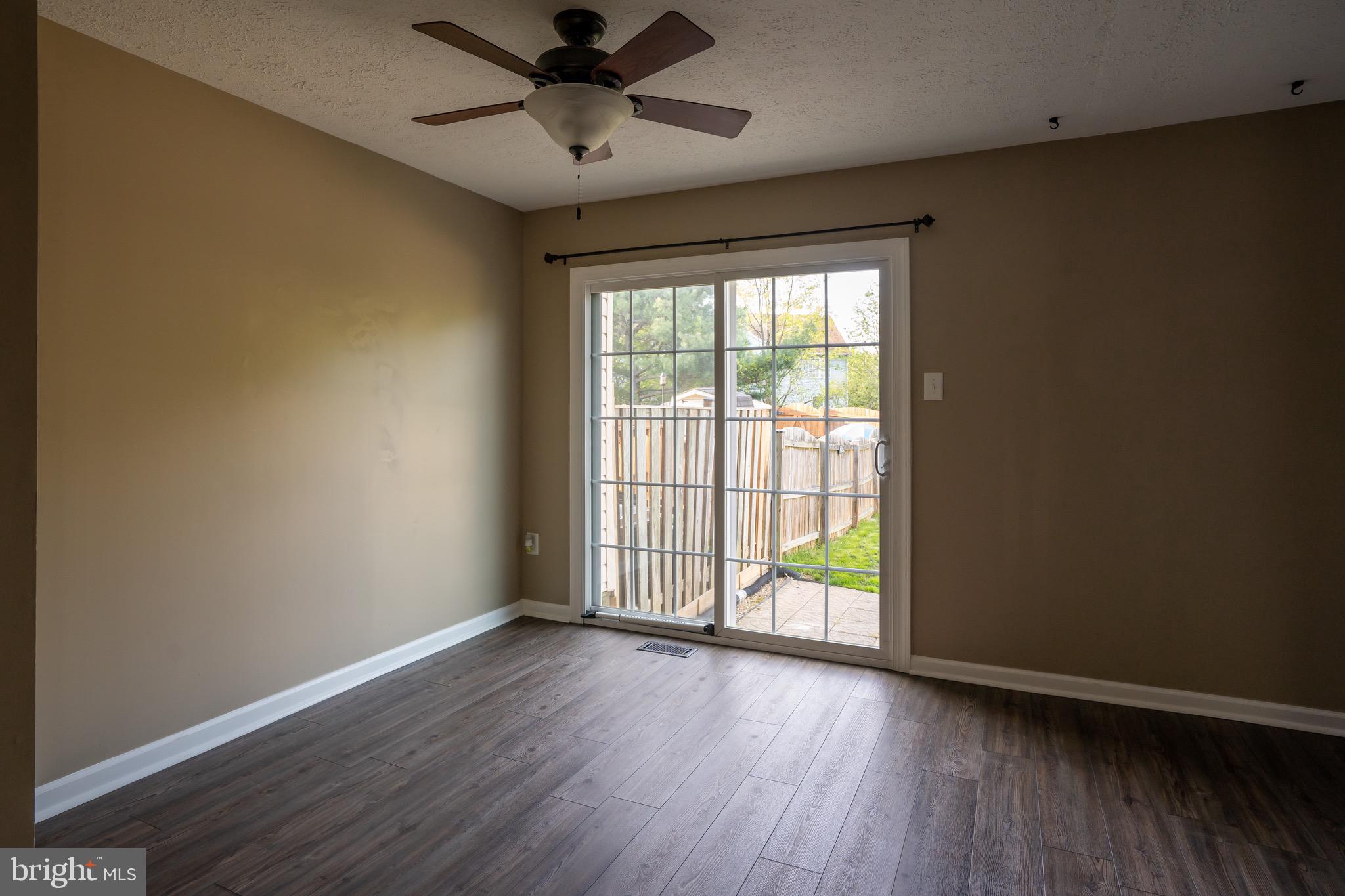 RIVERSIDE - Residential