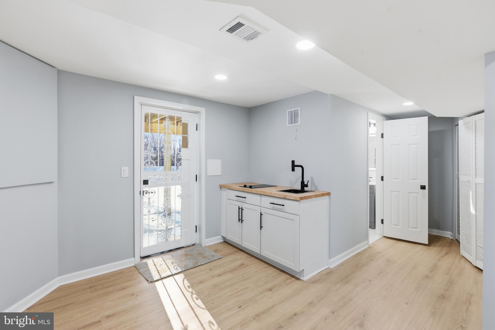 HIGHLAND GARDENS - Residential