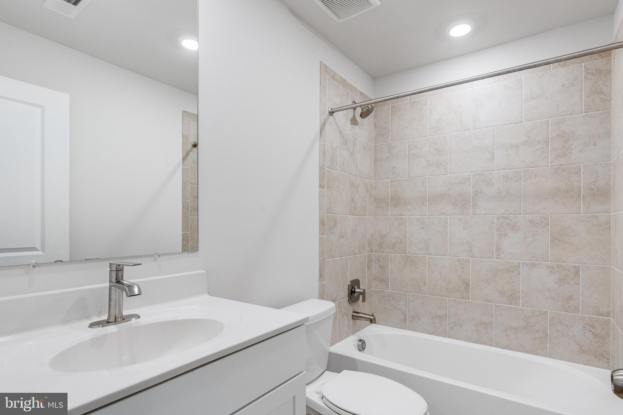 ST. CHARLES - Residential