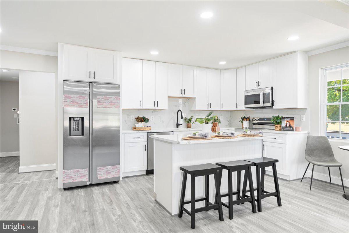 1103 BURNSIDE STREET