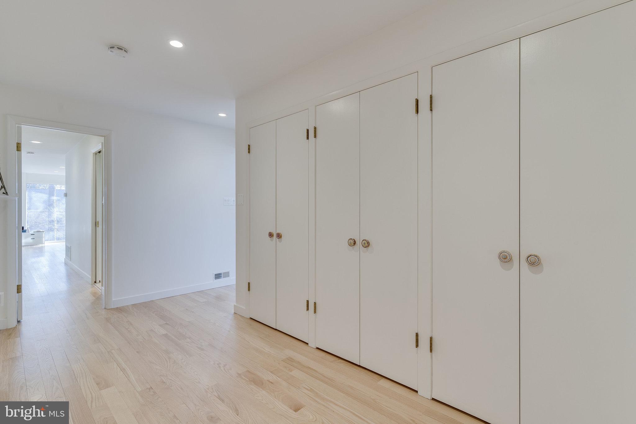 KENWOOD PARK - Residential Lease