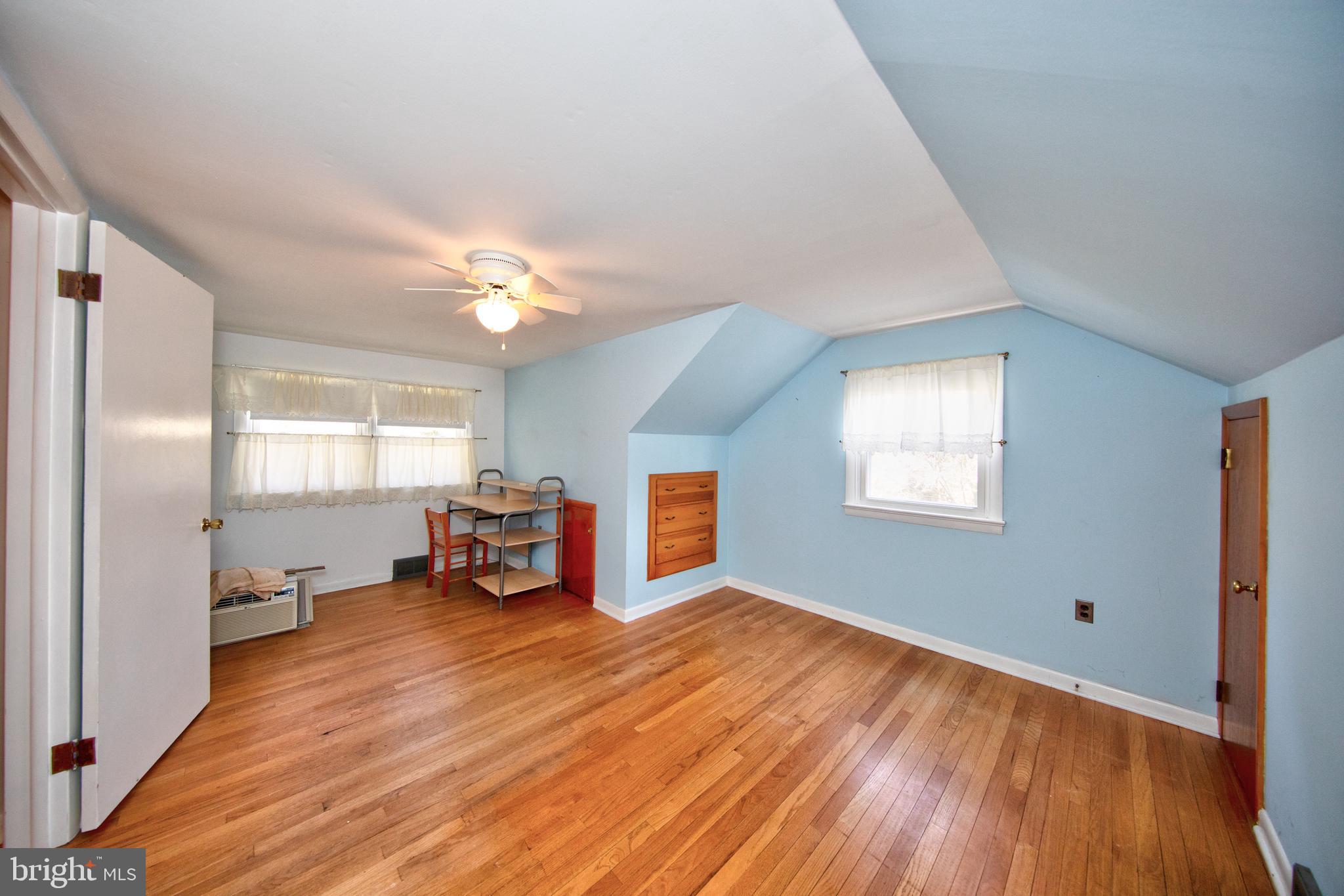 ST JAMES TERRACE - Residential