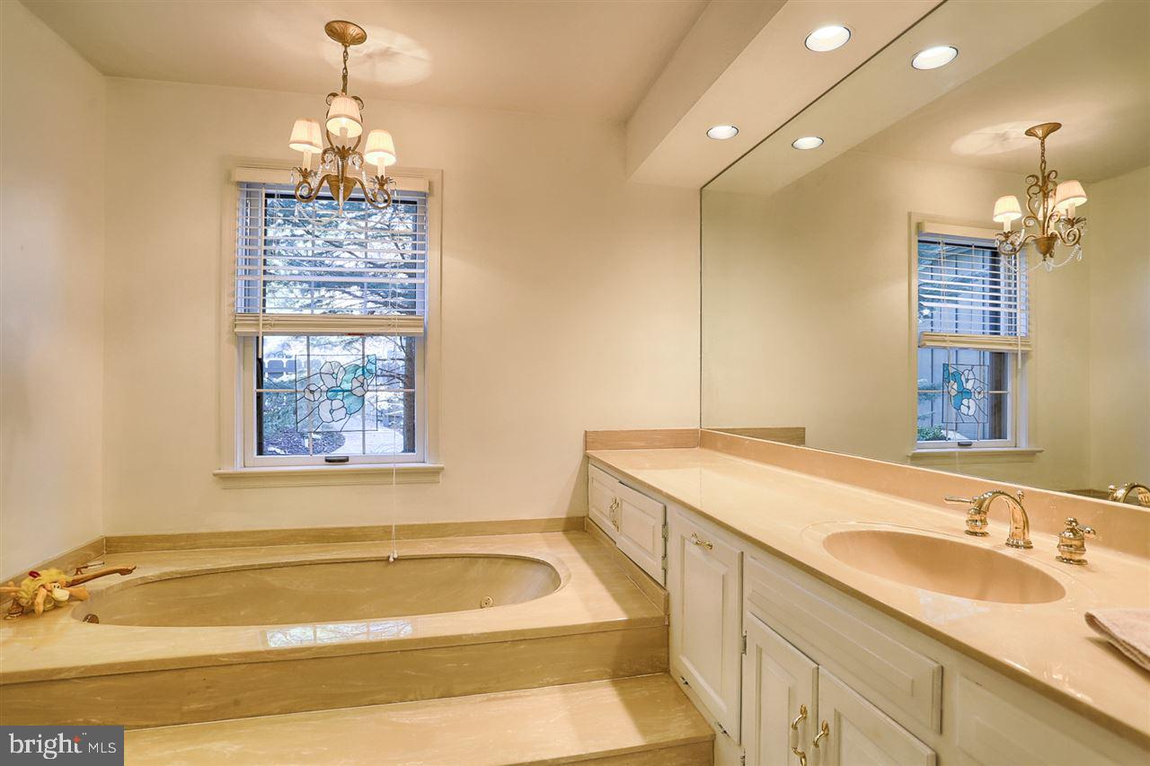 OAKMONT - Residential