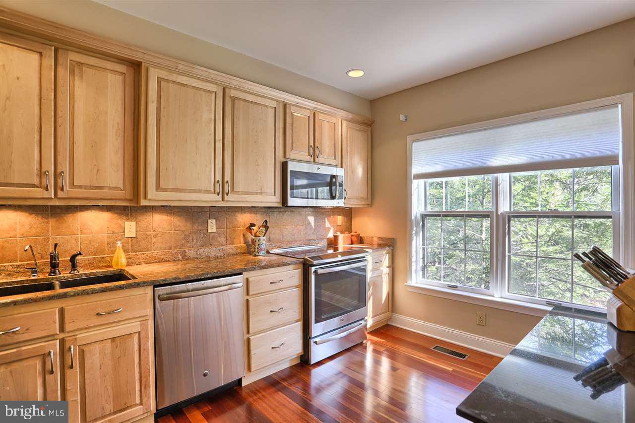 OAKMONT - Residential