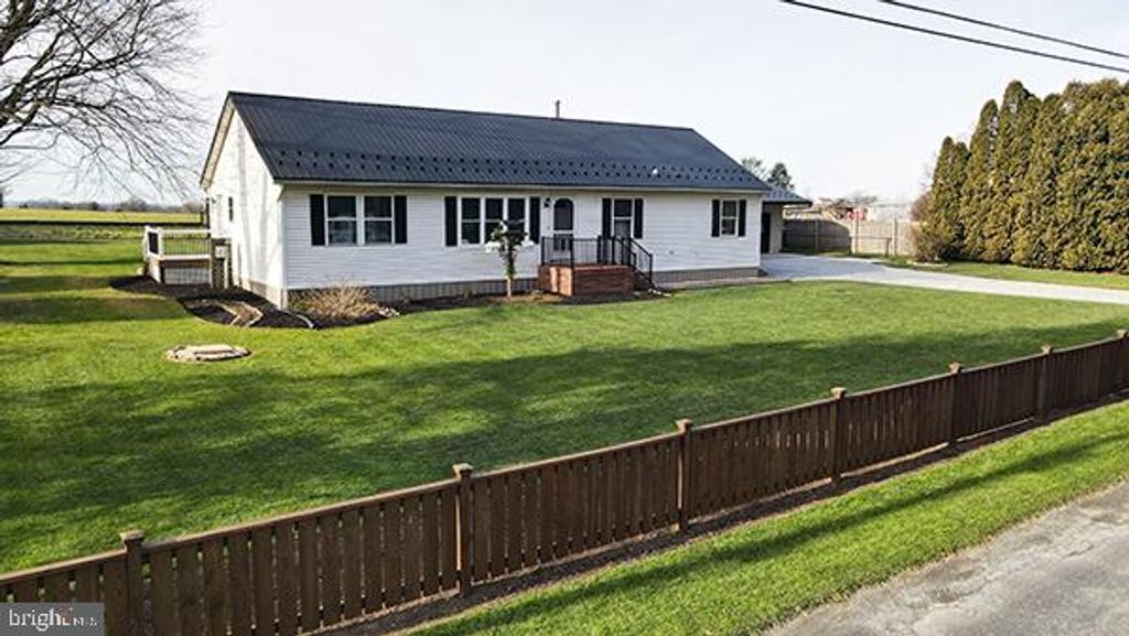 Photo of 260 LOOP RD, QUARRYVILLE, PA 17566 (MLS # PALA2030084)