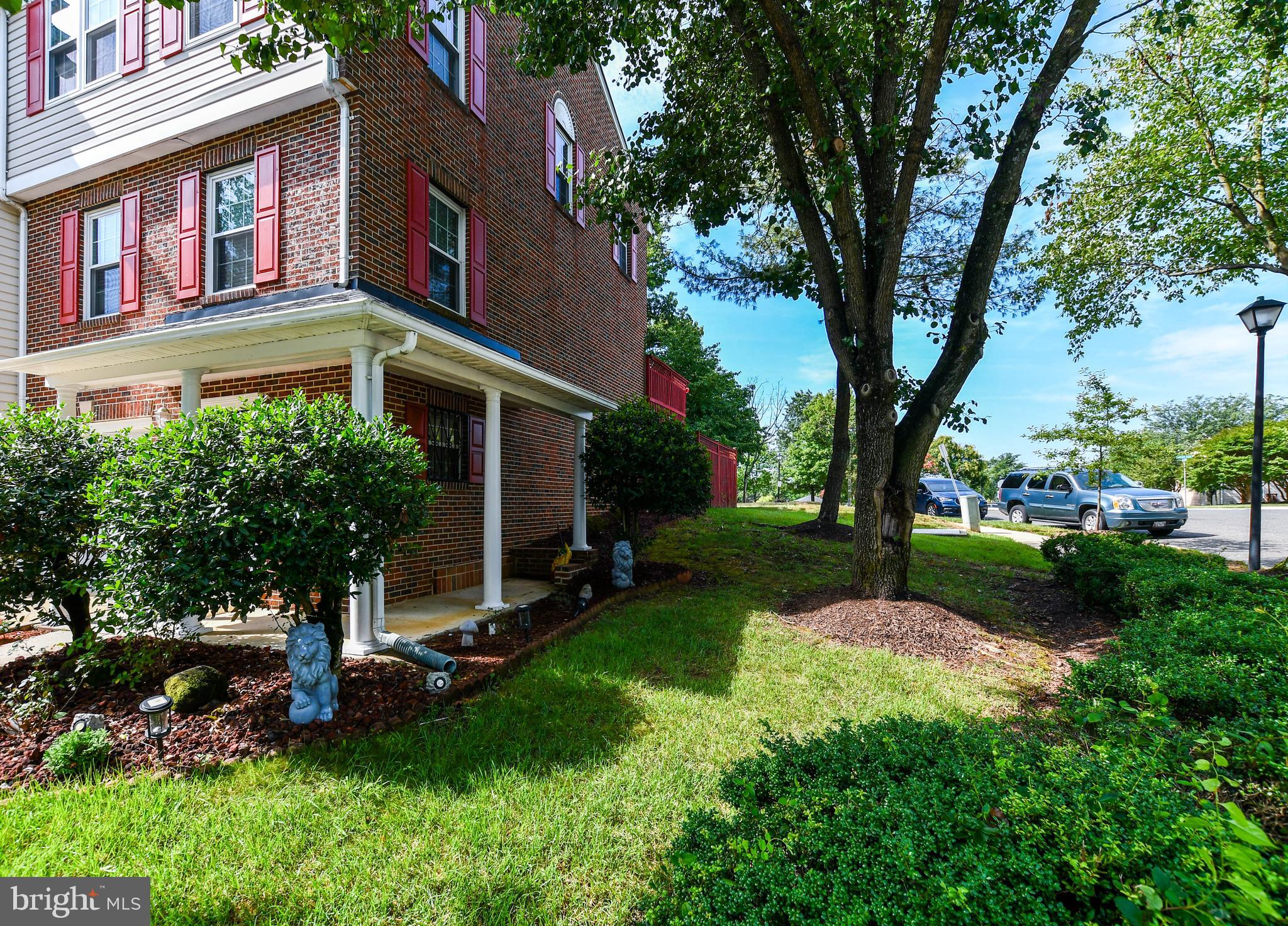 1401 DEEP GORGE COURT
