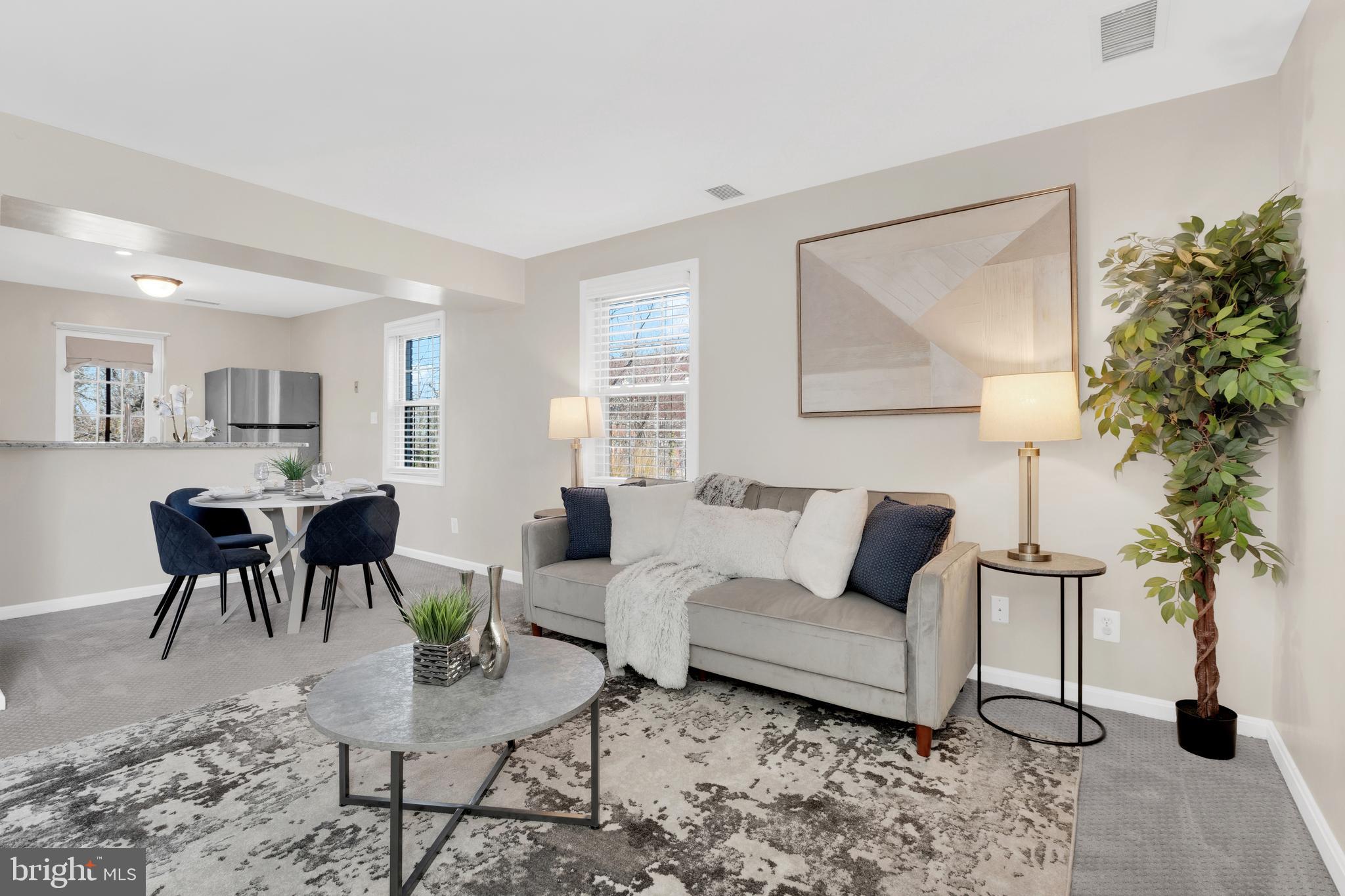 1409 E ABINGDON DRIVE 4