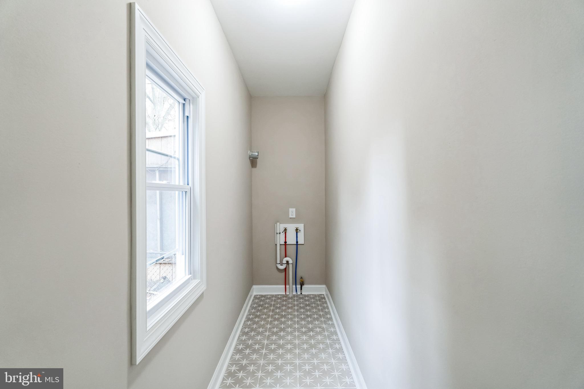 WEST OAK LANE - Residential