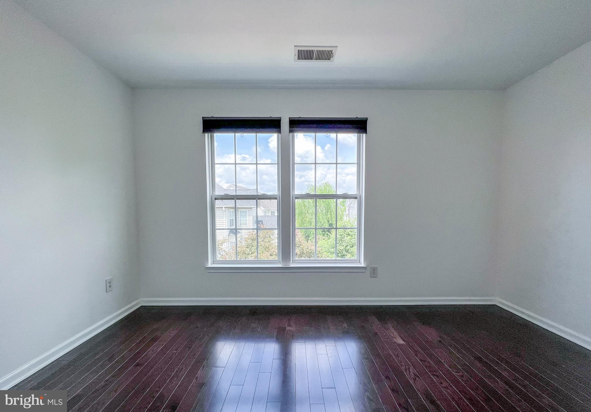 CENTREVILLE - Residential Lease